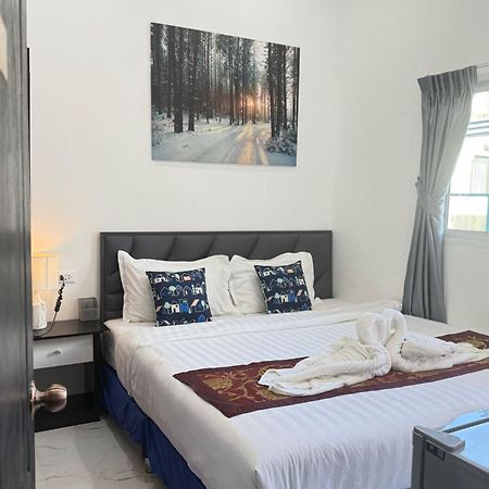 Heaven House Restro & Bar Hotel Patong Buitenkant foto