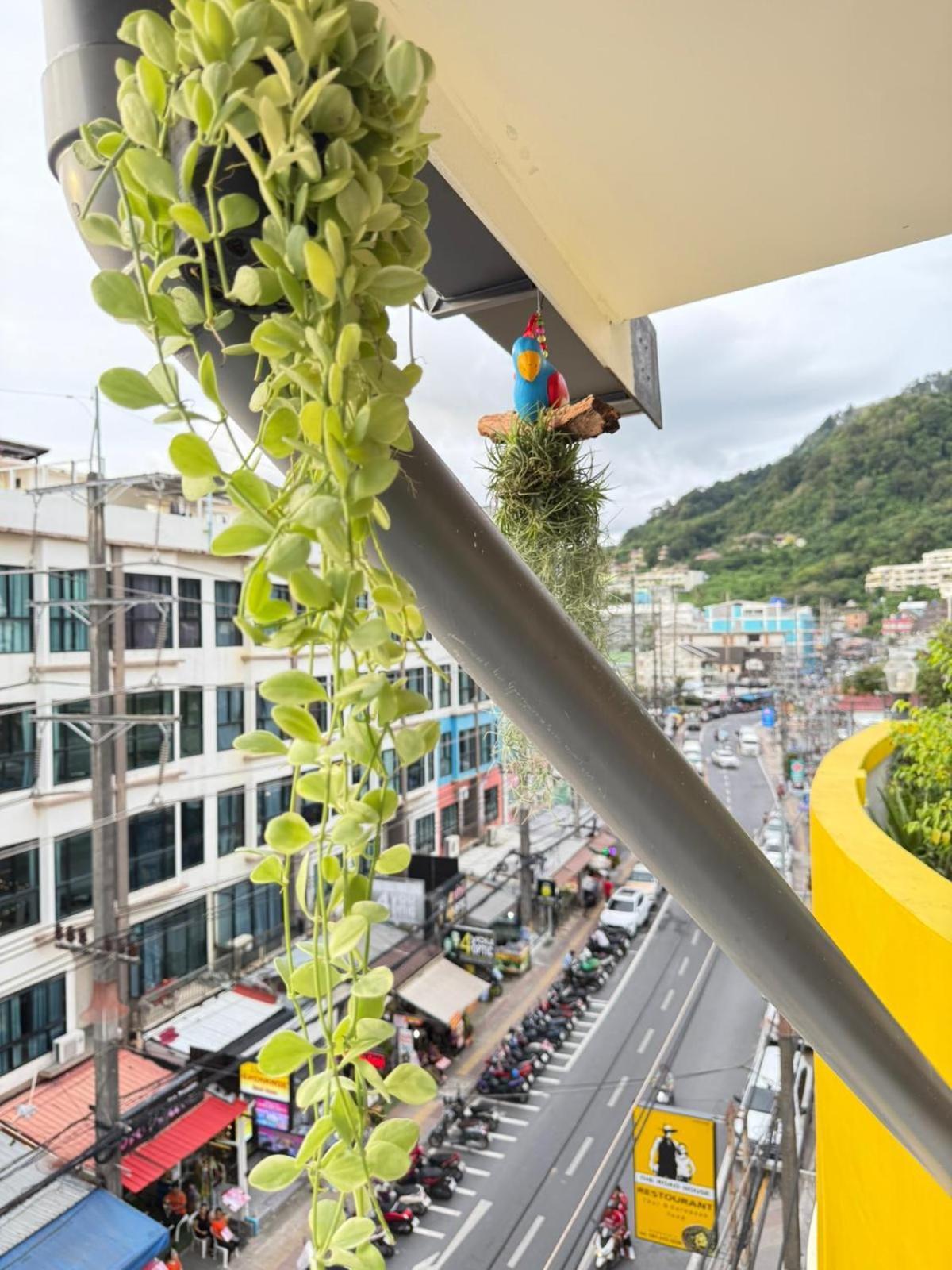 Heaven House Restro & Bar Hotel Patong Buitenkant foto