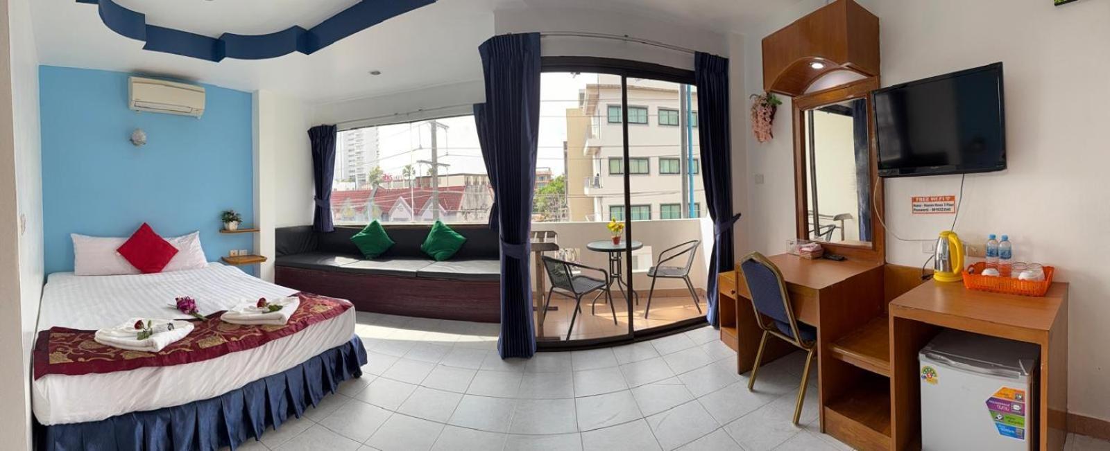 Heaven House Restro & Bar Hotel Patong Buitenkant foto