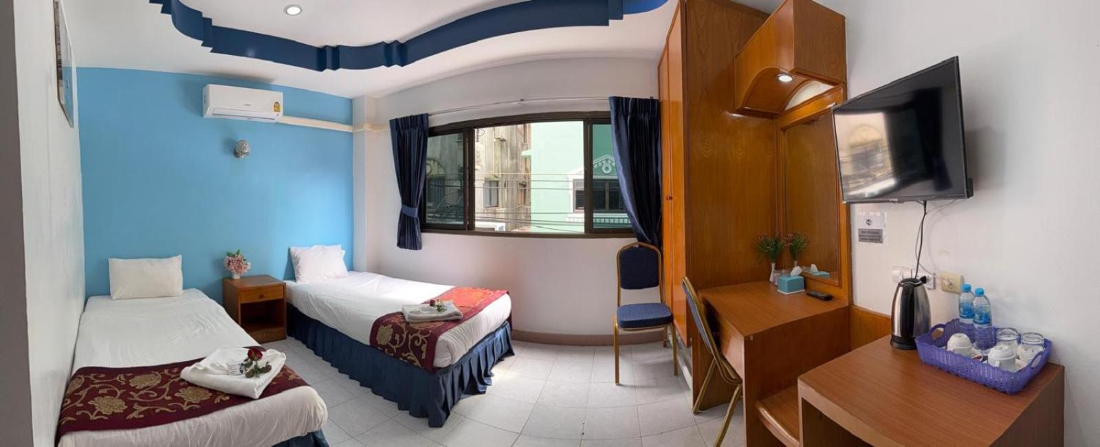Heaven House Restro & Bar Hotel Patong Buitenkant foto